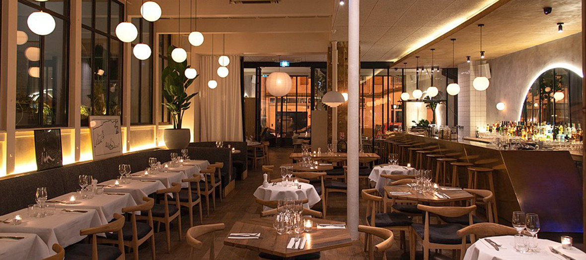 Interior atmosphere of the Restaurant and pizzeria Malro in the Marais