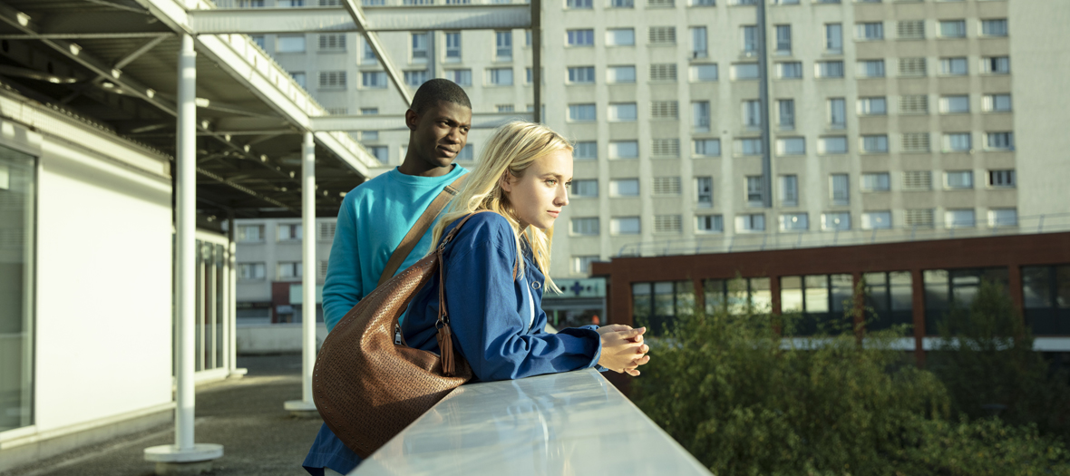 Les acteurs Chloé Jouannet, Jammet Diangana du film Banlieusards de Kerry James