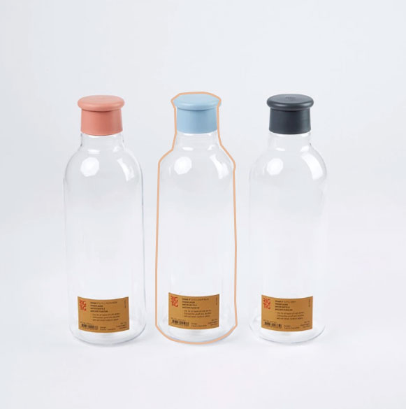 Les gourdes DRINK IT en plastique sans BPA, réutilisable conçue par RIG-TIG