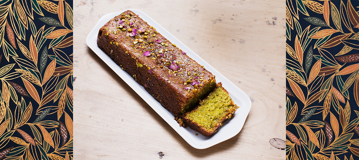 Le gâteau à la fleur d’oranger décoré par des boutons de roses séchées du Café Pimpin