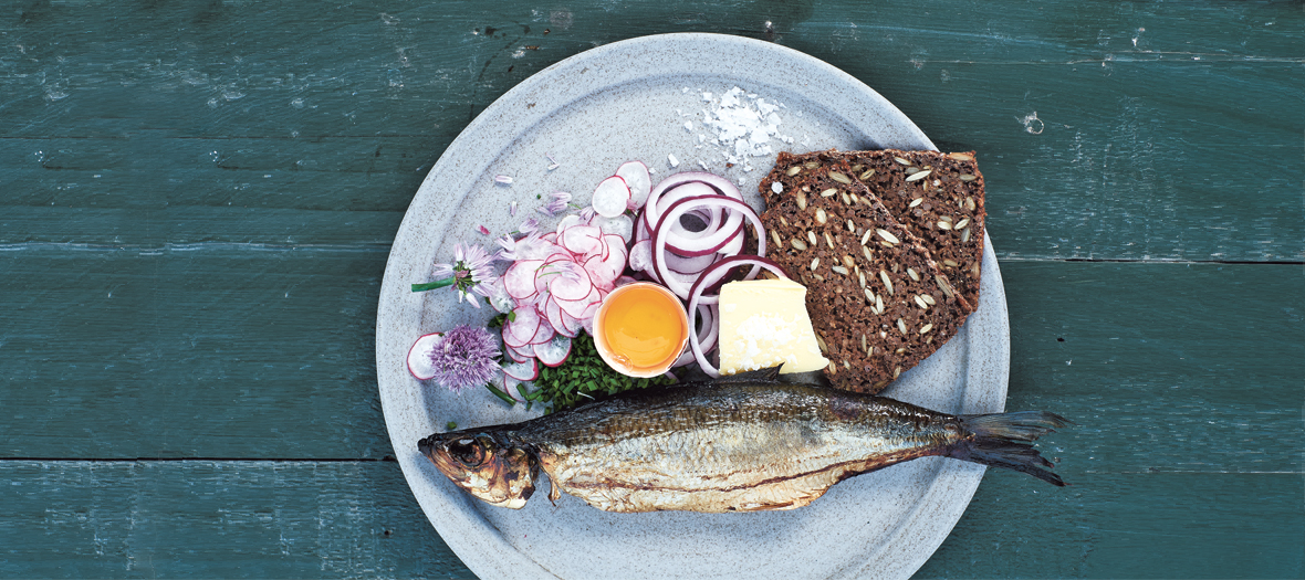 Recette du Hareng Fume dressée sur une assiette