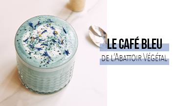 Le café blue latte de Ava Lagatta