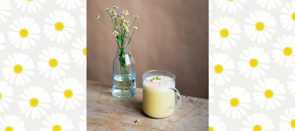 Recette de latte vegan à la fleur de camomille et à la cannelle