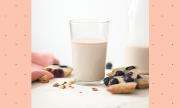 Verre de Lait Noisette avec financier