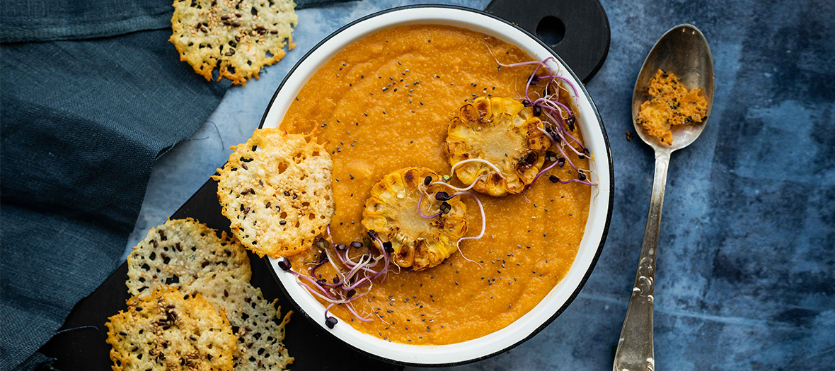 Recette soupe carottes, maïs, parmesan et graines de pavot