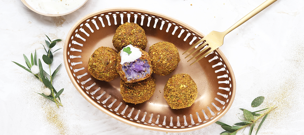 Plat de boulettes à la patate douce violette