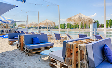 Polpo beach with Fine sand, parasols and deck chairs  located in Levallois-Peret near Paris 