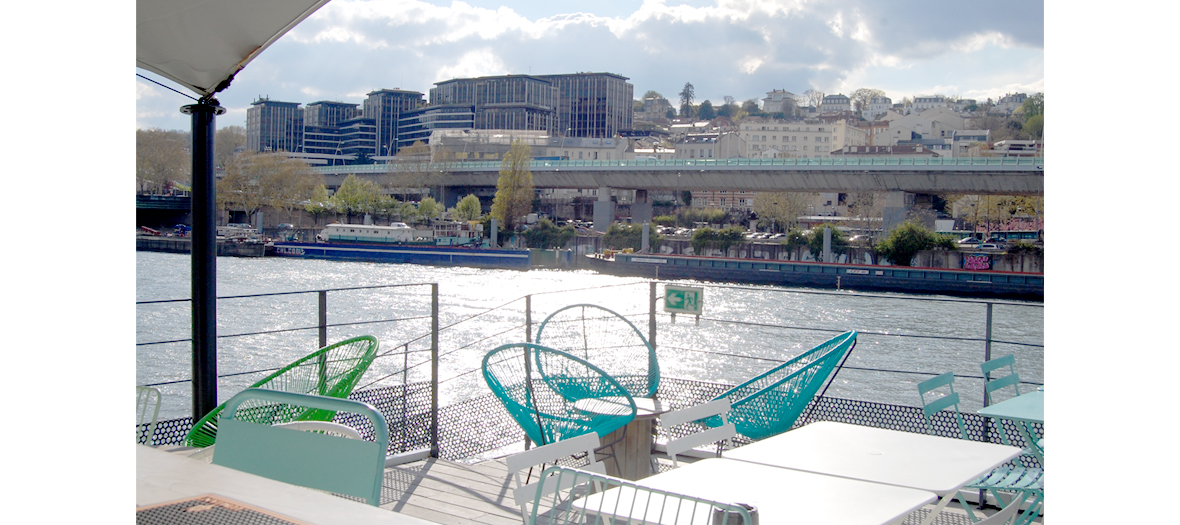 Reef Club Paris terrace on the border of the Seine in Paris