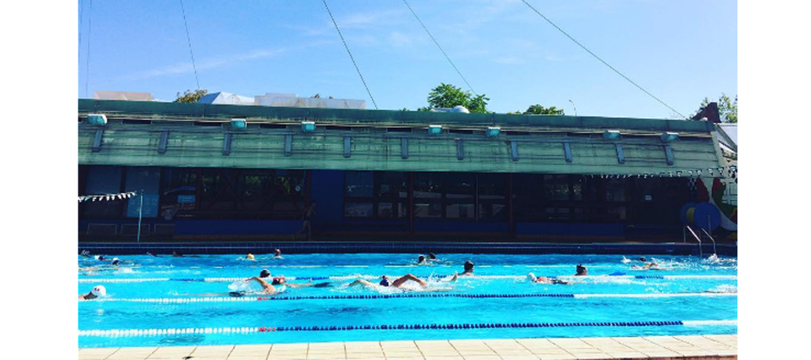 Outdoor swimming pool at the Porte de Vincennes