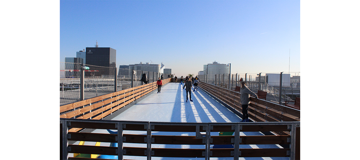 grand arche skating rink at la defense paris