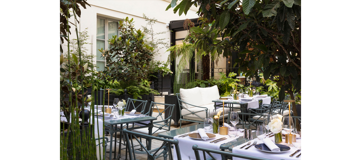 The terrace of the restaurant La Régalade du Faubourg chef Bruno Doucet