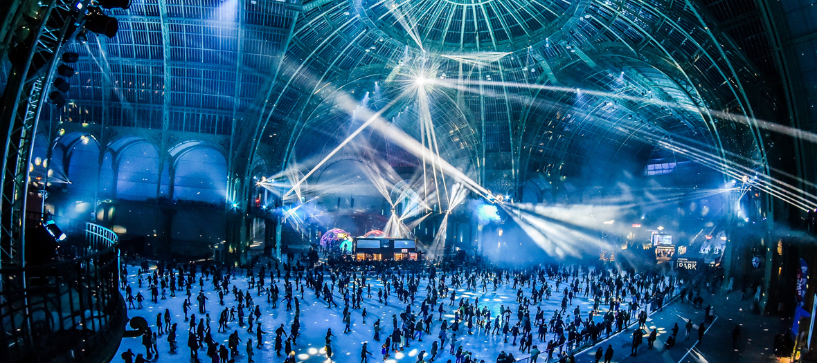 Club de glace sous la verrière du Grand Palais des Glaces