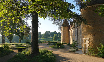 La  métairies du Domaines des Etangs et son jardin