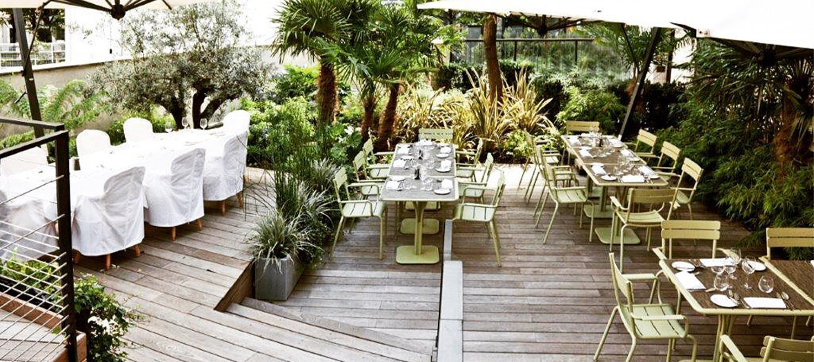 Decoration of the terrace of the bar La Maison Champs Elysee