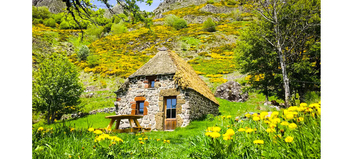 La chaumière d’Heidi en Ardèche dans le Parc Naturel Régional des Monts d'Ardèche.