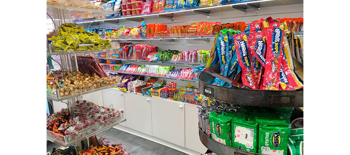 Photos: a Tiny American Food Store in Paris With Wall-to-Wall Snacks