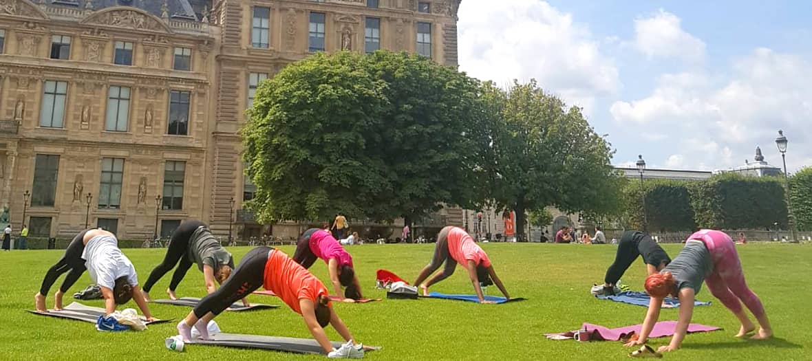 Faire du yoga combiné à un déjeuner en plein air avec 