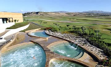 Se faire une cure Detox au Verdura Golf en Sicile avec un centre de bien-être, hammam, produits frais et locaux.