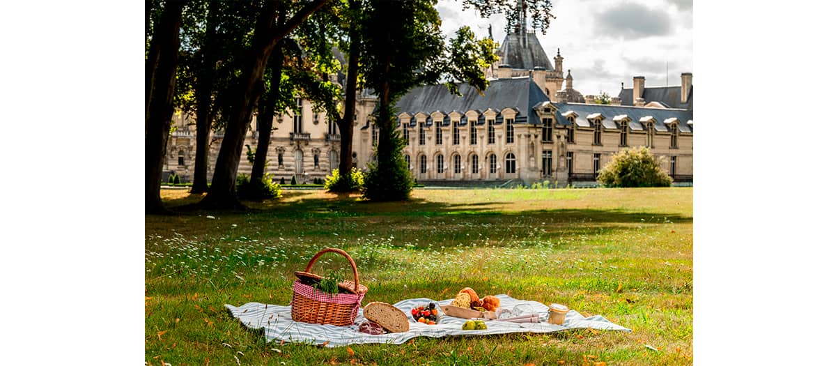 Se faire un Pique-nique sur l'herbe du Château de Chantilly
