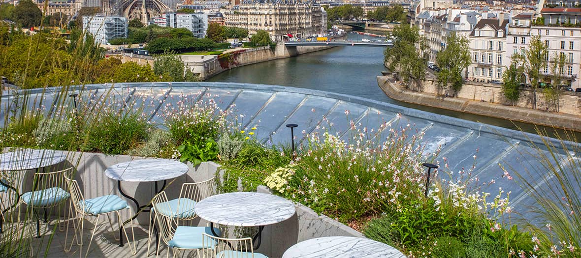 The rooftop of the restaurant "La Tour d'Argent" in Paris.