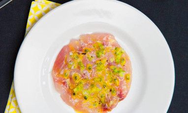 The sea bream carapcio recipe from the book 100 No-Cook Recipes