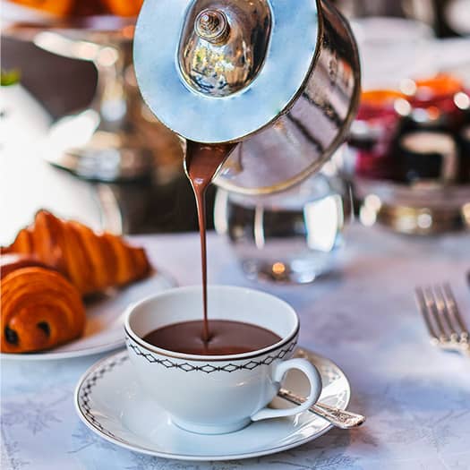 Chocolat chaud Le bar du Kléber au Peninsula Paris