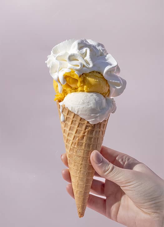 Glace mangue vanille avec chantilly onctueuse chez Girotti à Paris