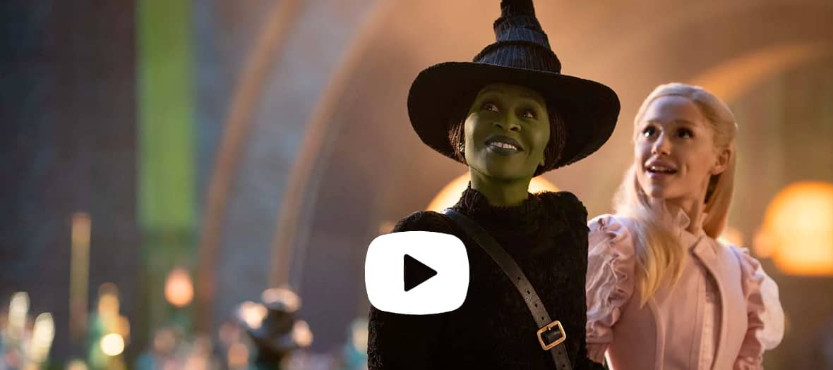 Scène féérique du film Wicked avec sorcière et princesse, comédie musicale attendue en juillet 2025
