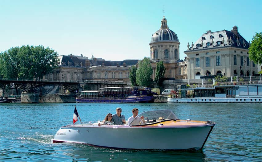 Location de bateau vintage à Paris via la plateforme Samboat