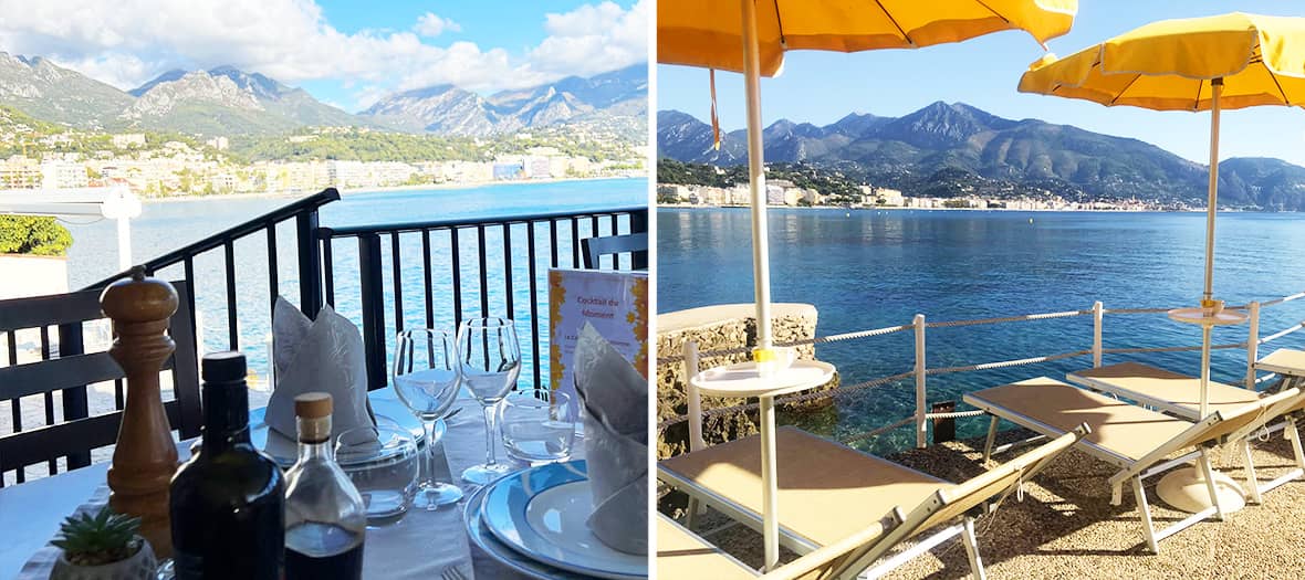 Table dressée au bord de la mer au restaurant Casarella à Roquebrune-Cap-Martin, avec vue sur la Méditerranée et les montagnes.