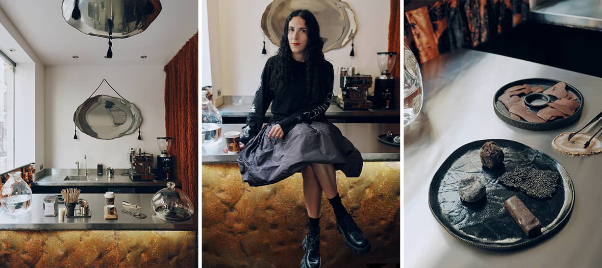 Quartz Caf&eacute; &agrave; Paris avec latte color&eacute;, matcha et viennoiserie sur table ainsi que dessert japonais moelleux pr&eacute;sent&eacute; sur assiette