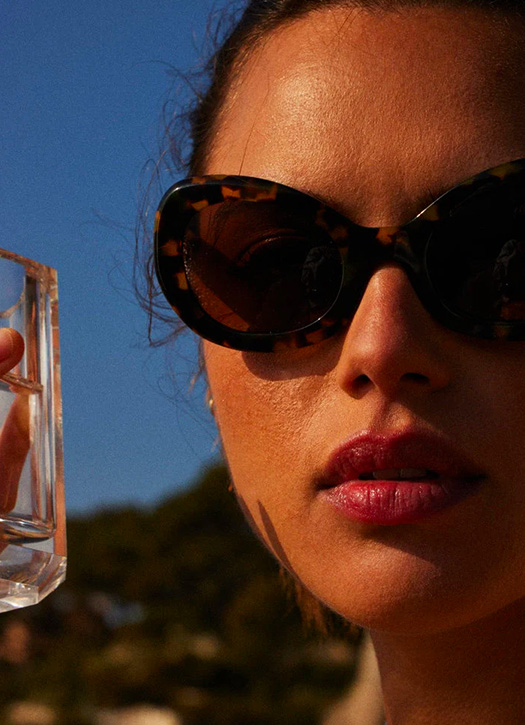 des lunettes écailles