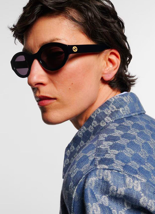 Des lunettes noires