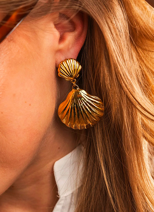 Des boucles d’oreilles 