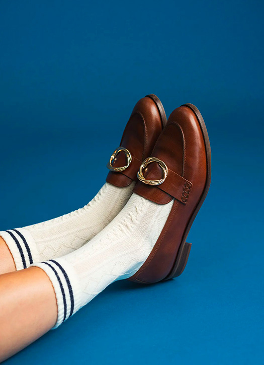 Des mocassins marrons 