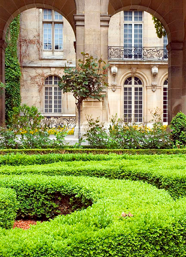 Infiltrer les jardins secrets de Paris