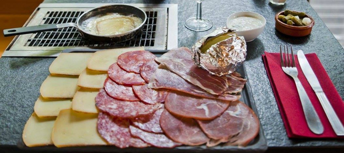 Les Fondus de la Raclette, l'adresse 100 savoyarde à Montparnasse